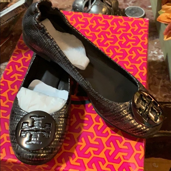 Shoes - Picture 2 of 4